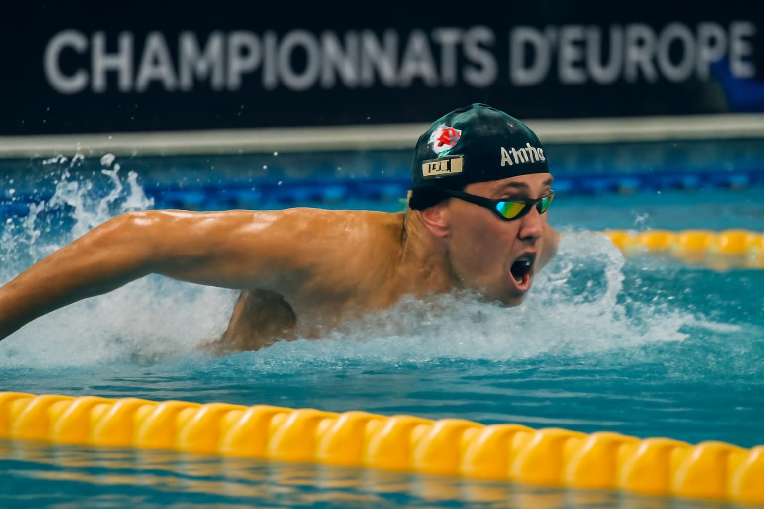 revivez le championnat d'europe de natation avec marchand qui marque l'histoire, tandis que grousset et baez vivent une déception en direct. suivez tous les moments forts et analyses.