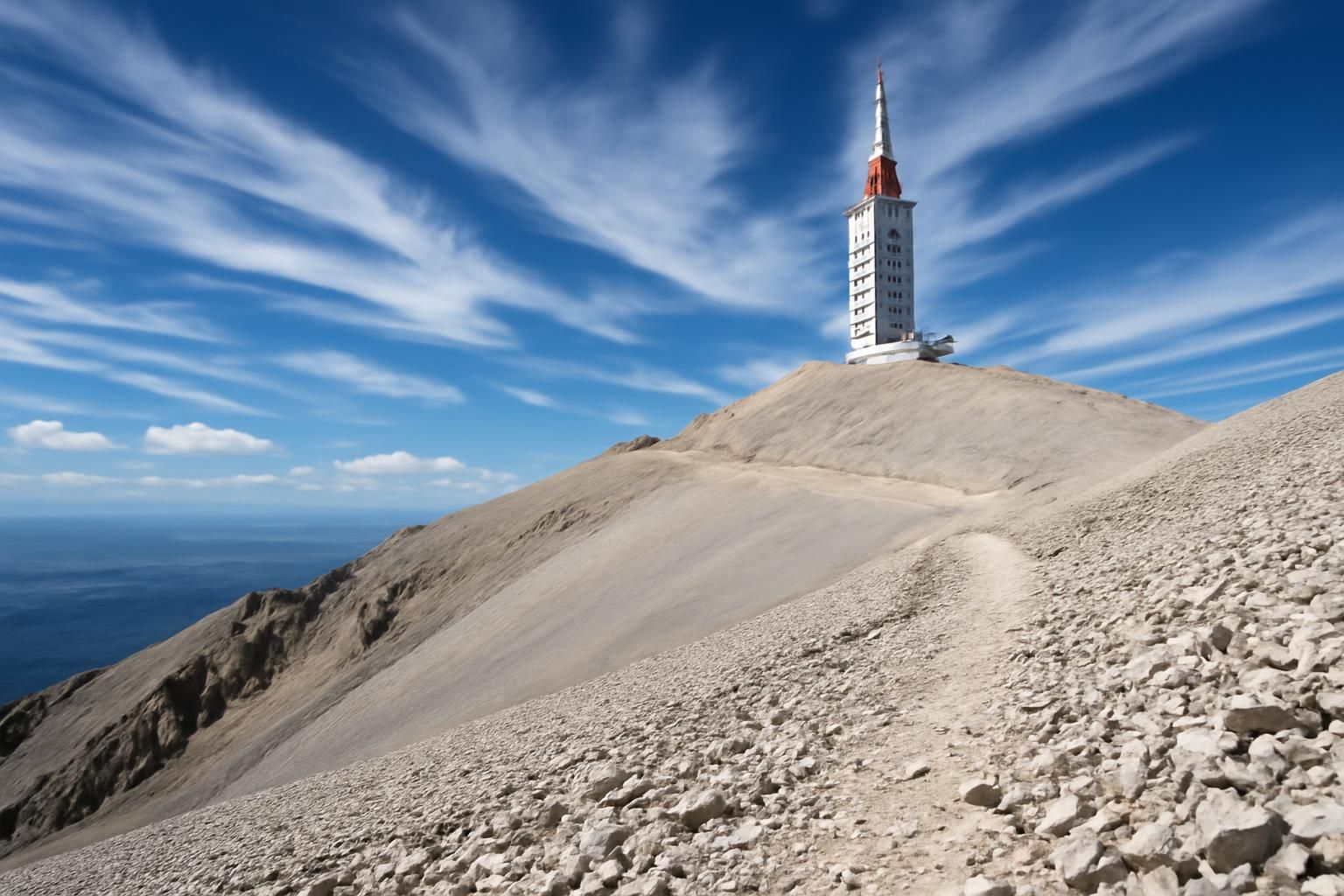 découvrez comment katarzyna niewiadoma a conquis le maillot jaune lors de l'étape emblématique du mont ventoux dans le tour de france femmes 2026, une performance mémorable au cœur de la course cycliste féminine.